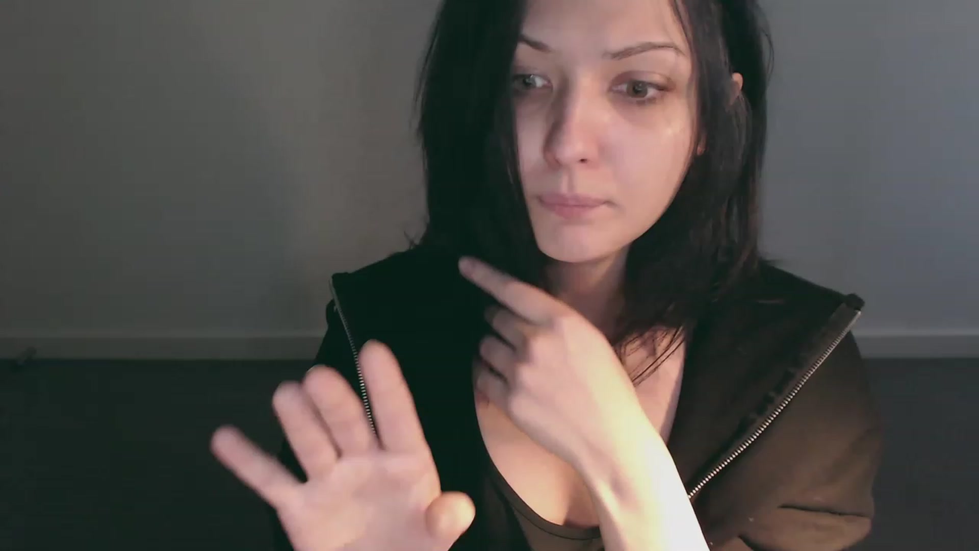 Gallery image thumbnail from RoomToAvoid's myfreecams stream on, 02/05/2023, 05:43 image 6 of 20