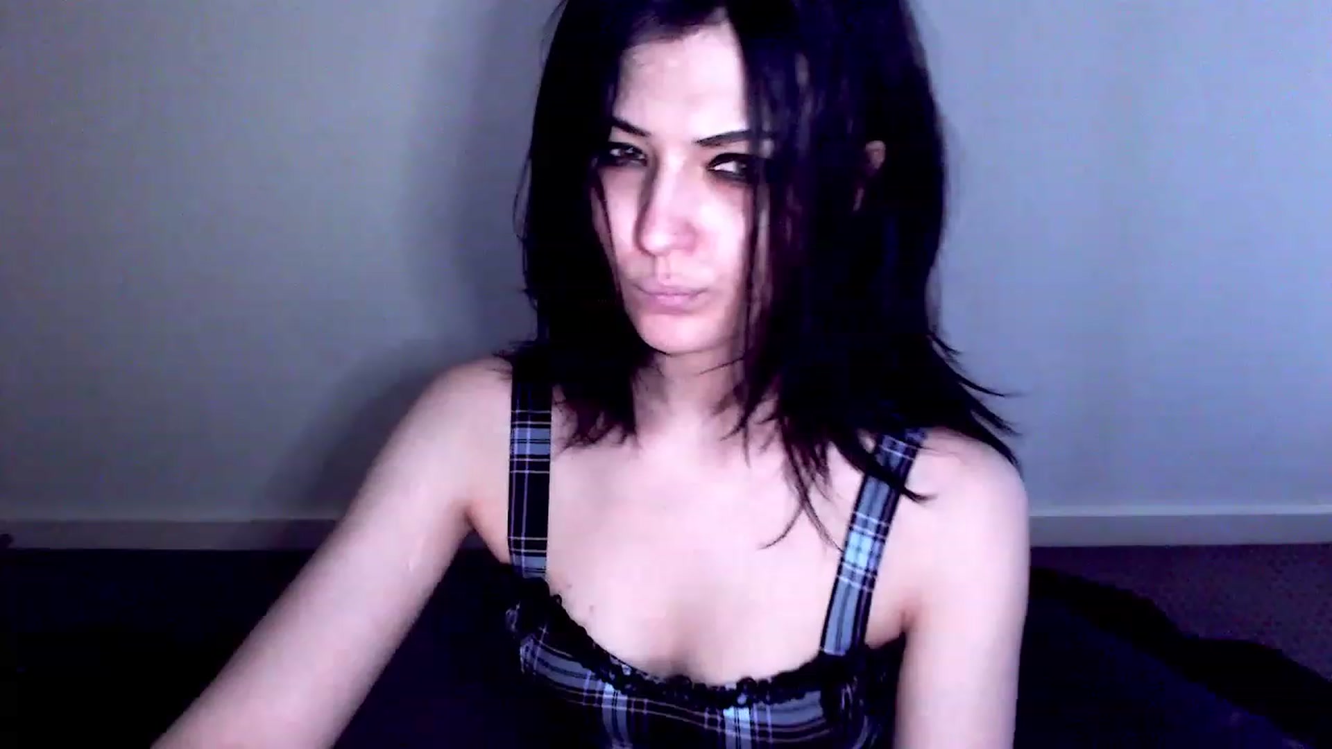 Gallery image thumbnail from RoomToAvoid's myfreecams stream on, 02/05/2023, 05:43 image 16 of 20