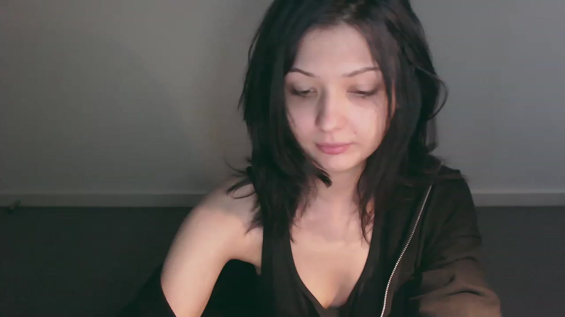 Gallery image thumbnail from RoomToAvoid's myfreecams stream on, 02/05/2023, 05:43 image 7 of 20