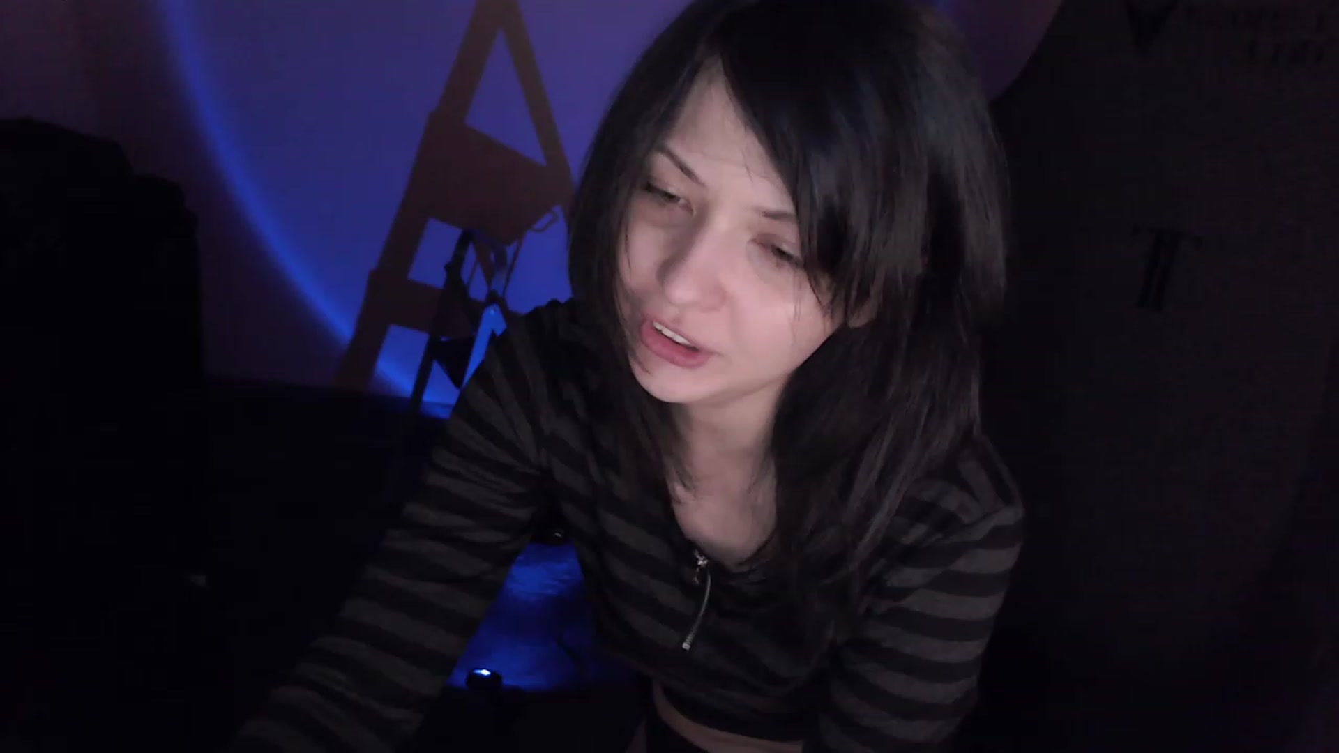 Gallery image thumbnail from RoomToAvoid's myfreecams stream on, 02/21/2023, 24:01 image 13 of 20
