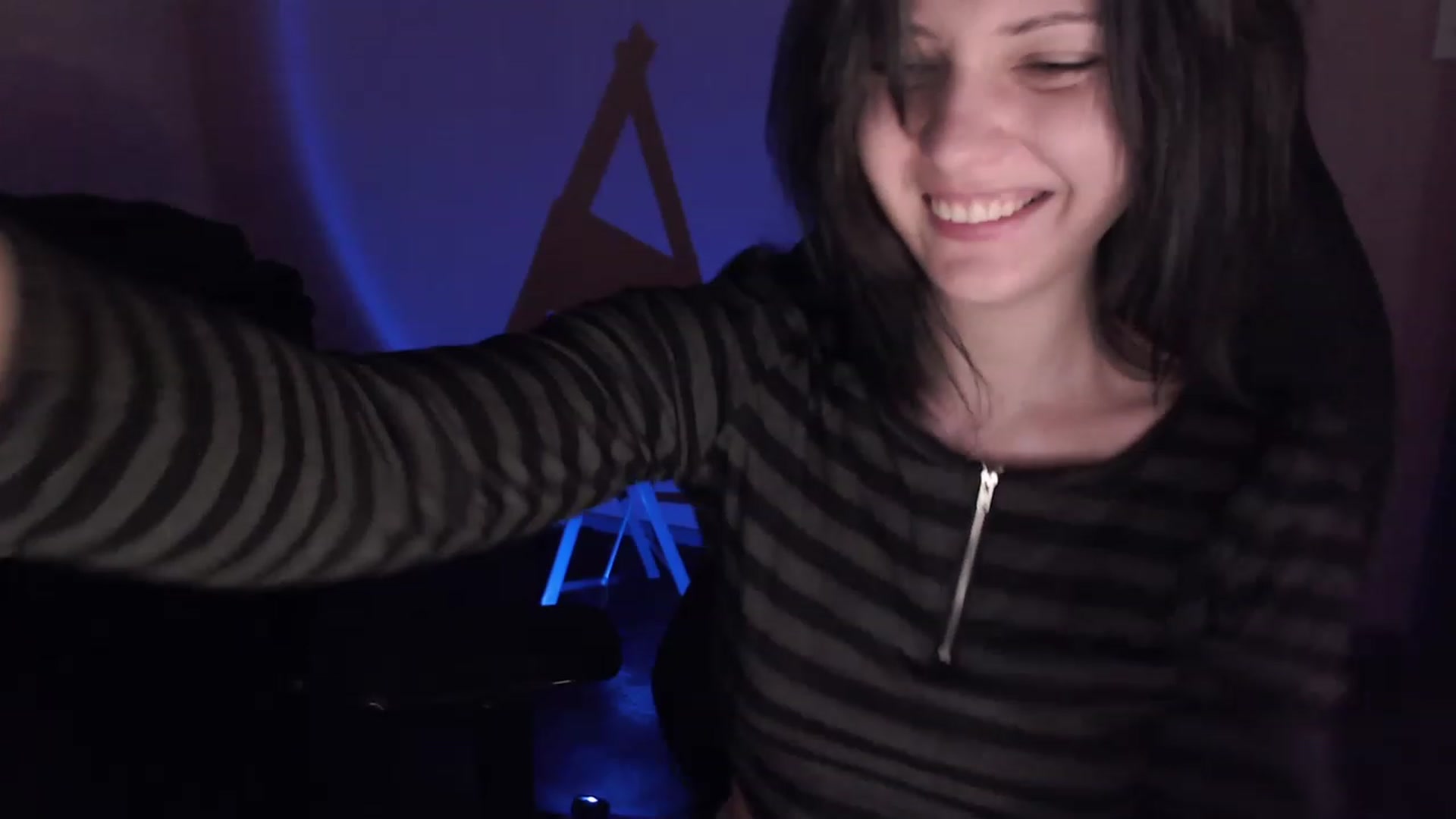 Gallery image thumbnail from RoomToAvoid's myfreecams stream on, 02/21/2023, 01:09 image 14 of 20