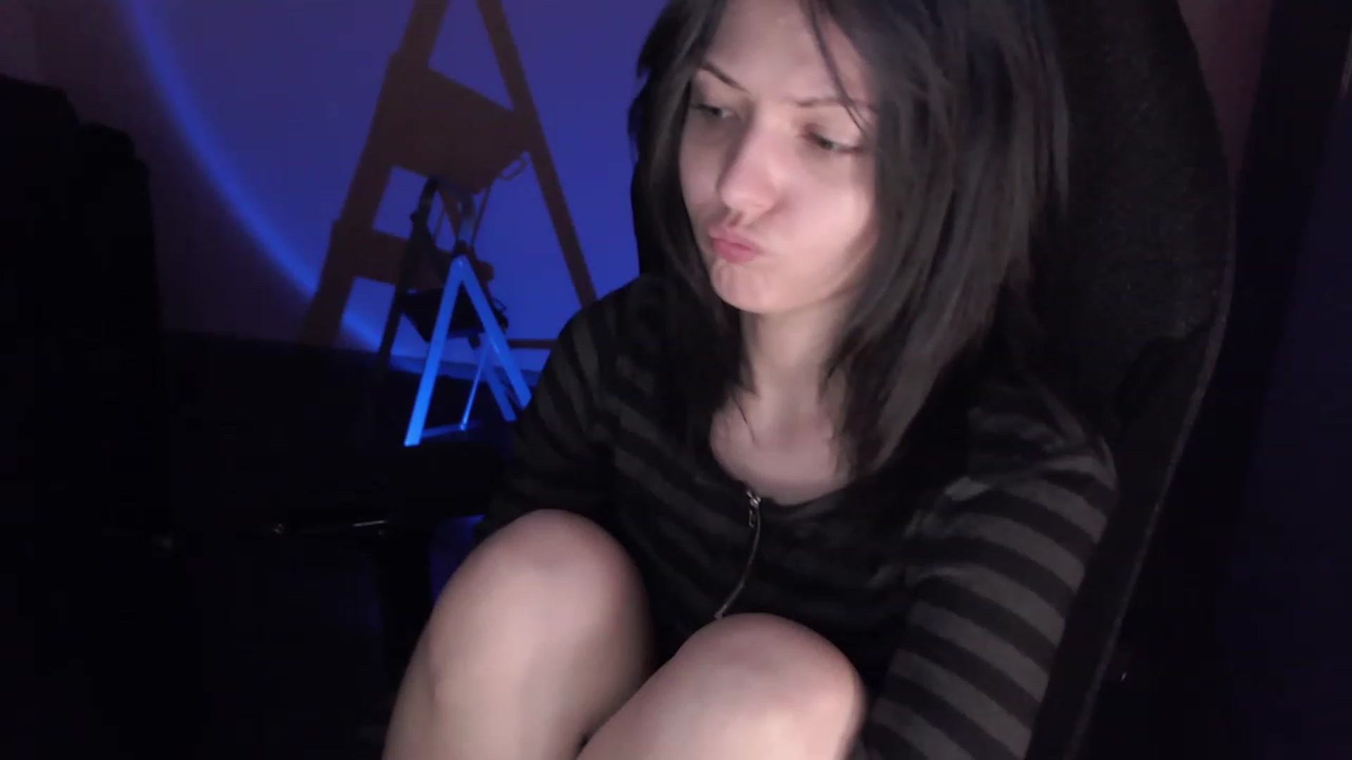 Gallery image thumbnail from RoomToAvoid's myfreecams stream on, 02/21/2023, 01:09 image 9 of 20