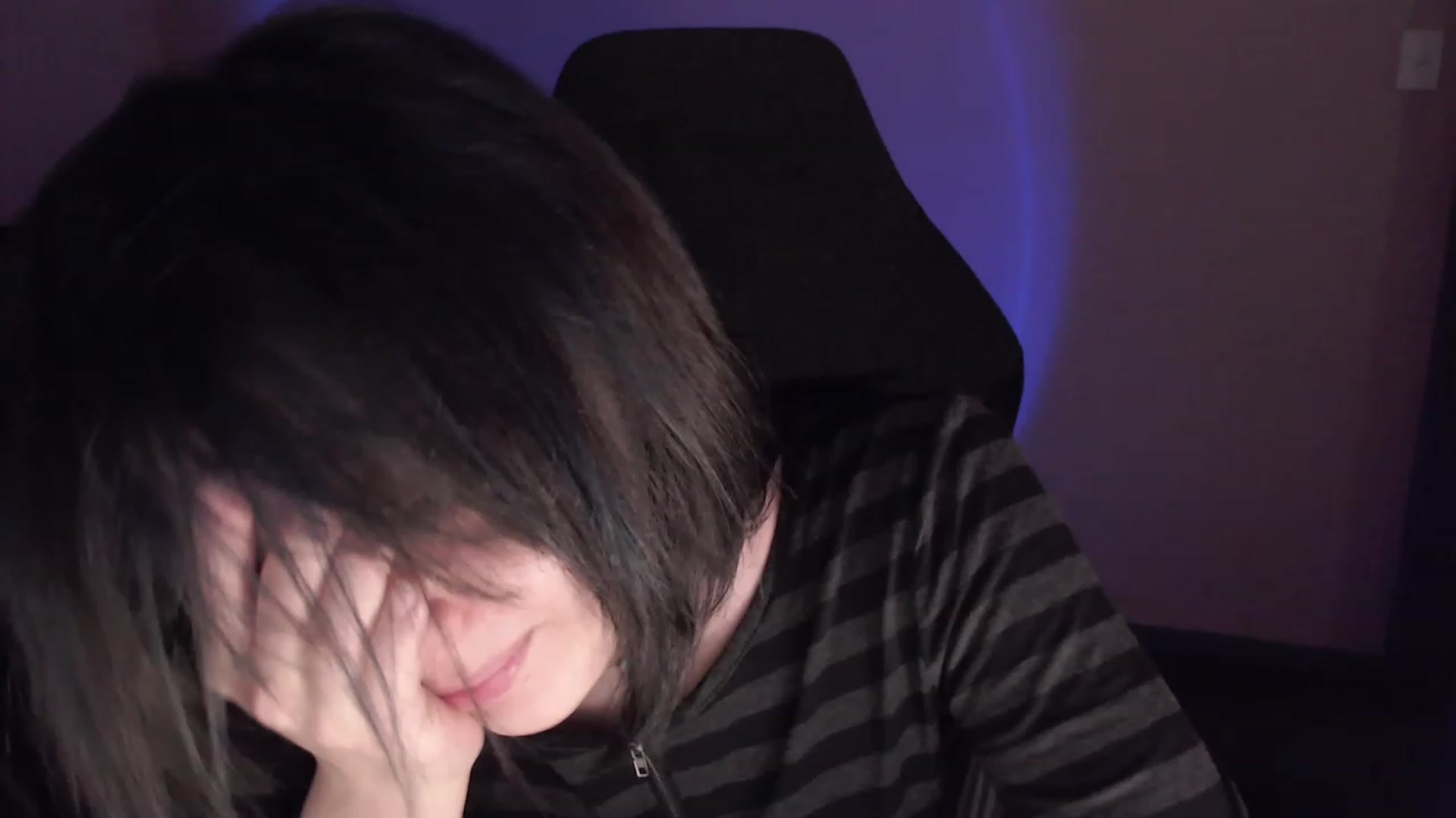 Gallery image thumbnail from RoomToAvoid's myfreecams stream on, 02/21/2023, 01:28 image 9 of 20
