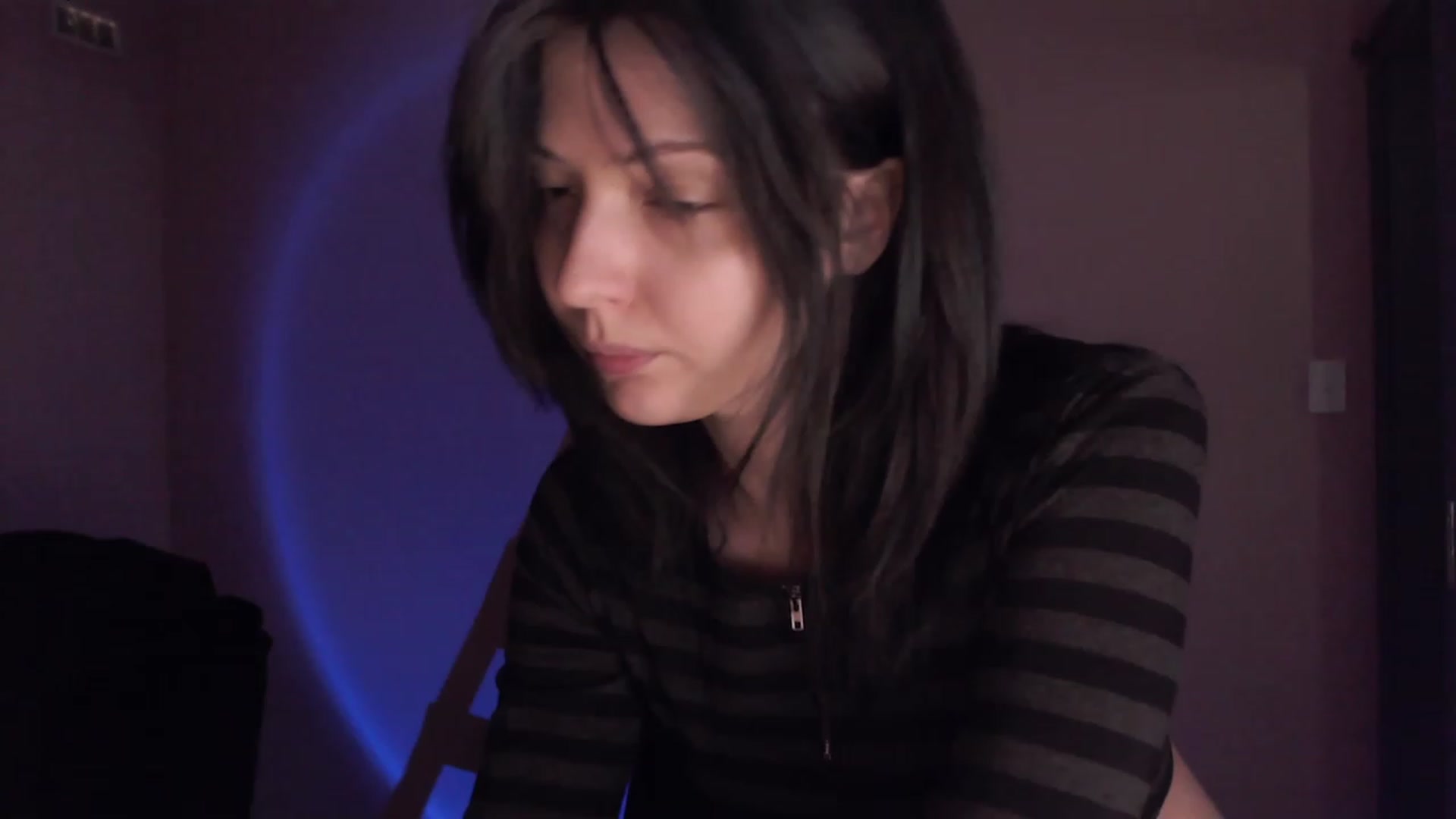 Gallery image thumbnail from RoomToAvoid's myfreecams stream on, 02/21/2023, 01:28 image 17 of 20