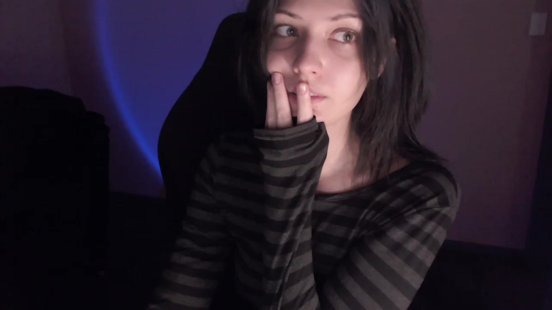 Gallery image thumbnail from RoomToAvoid's myfreecams stream on, 02/21/2023, 01:28 image 6 of 20