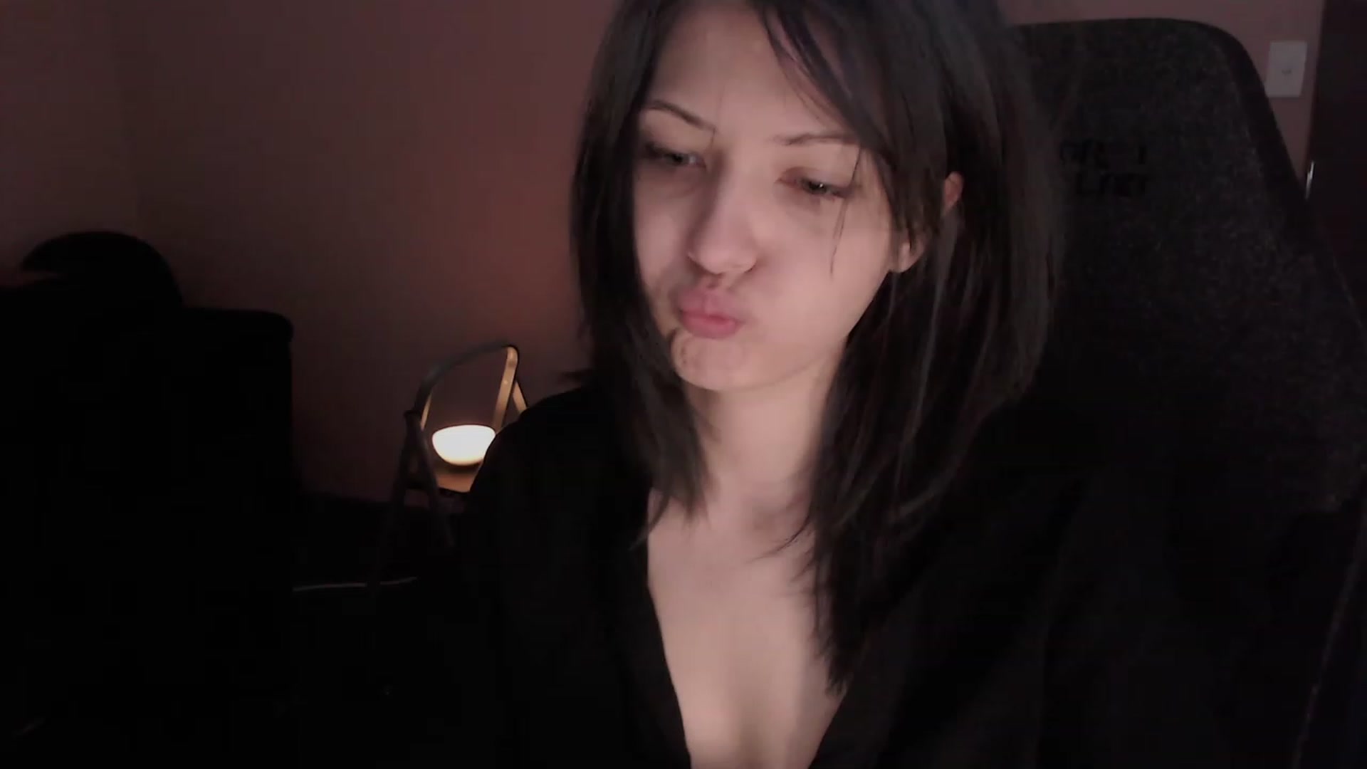 Gallery image thumbnail from RoomToAvoid's myfreecams stream on, 02/23/2023, 24:06 image 5 of 20