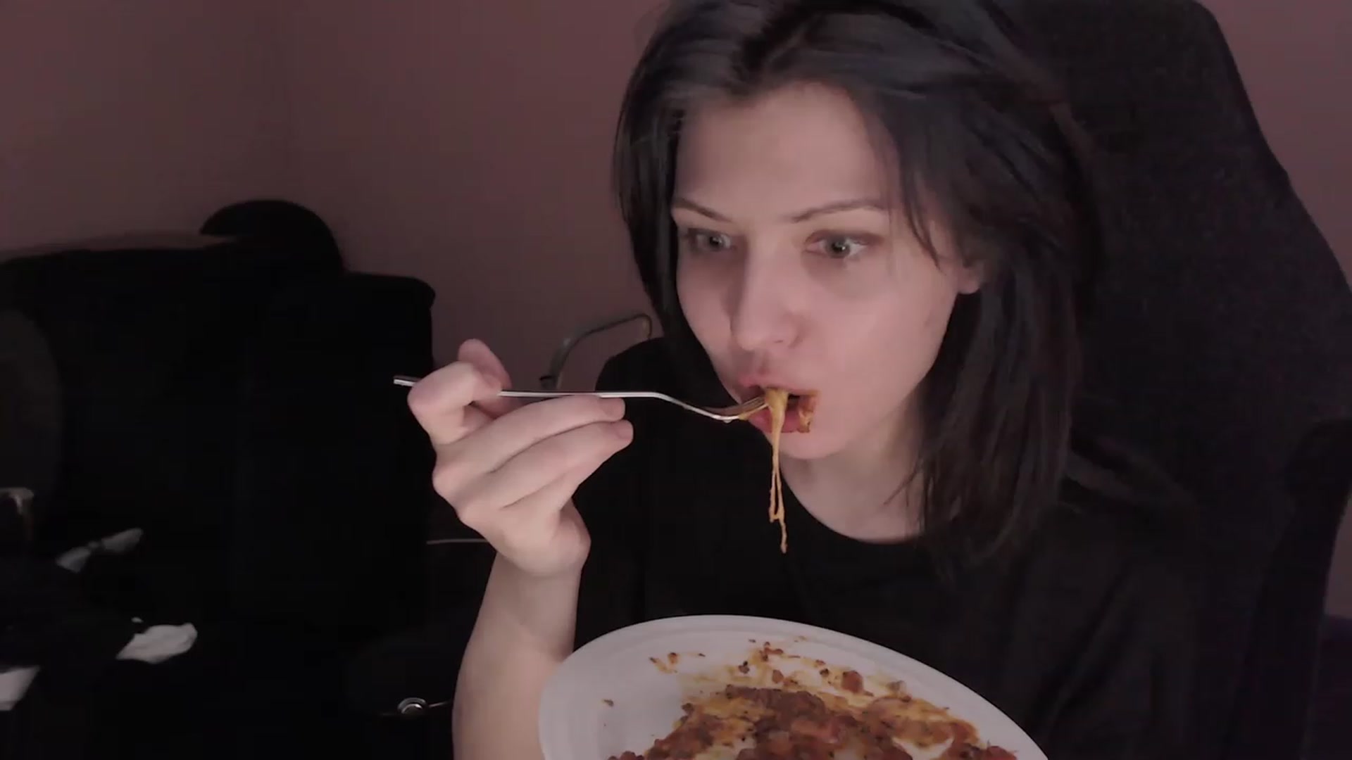 Gallery image thumbnail from RoomToAvoid's myfreecams stream on, 02/23/2023, 06:32 image 11 of 20