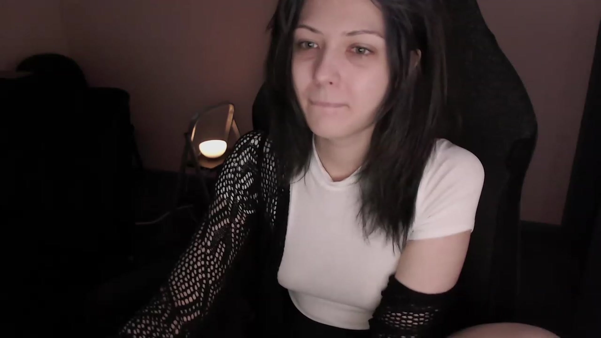 Gallery image thumbnail from RoomToAvoid's myfreecams stream on, 02/23/2023, 22:47 image 16 of 20