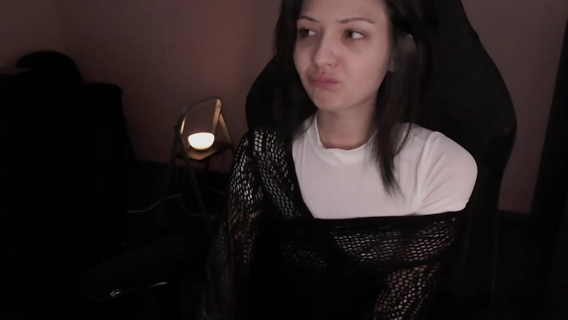 Gallery image thumbnail from RoomToAvoid's myfreecams stream on, 02/23/2023, 22:47 image 11 of 20