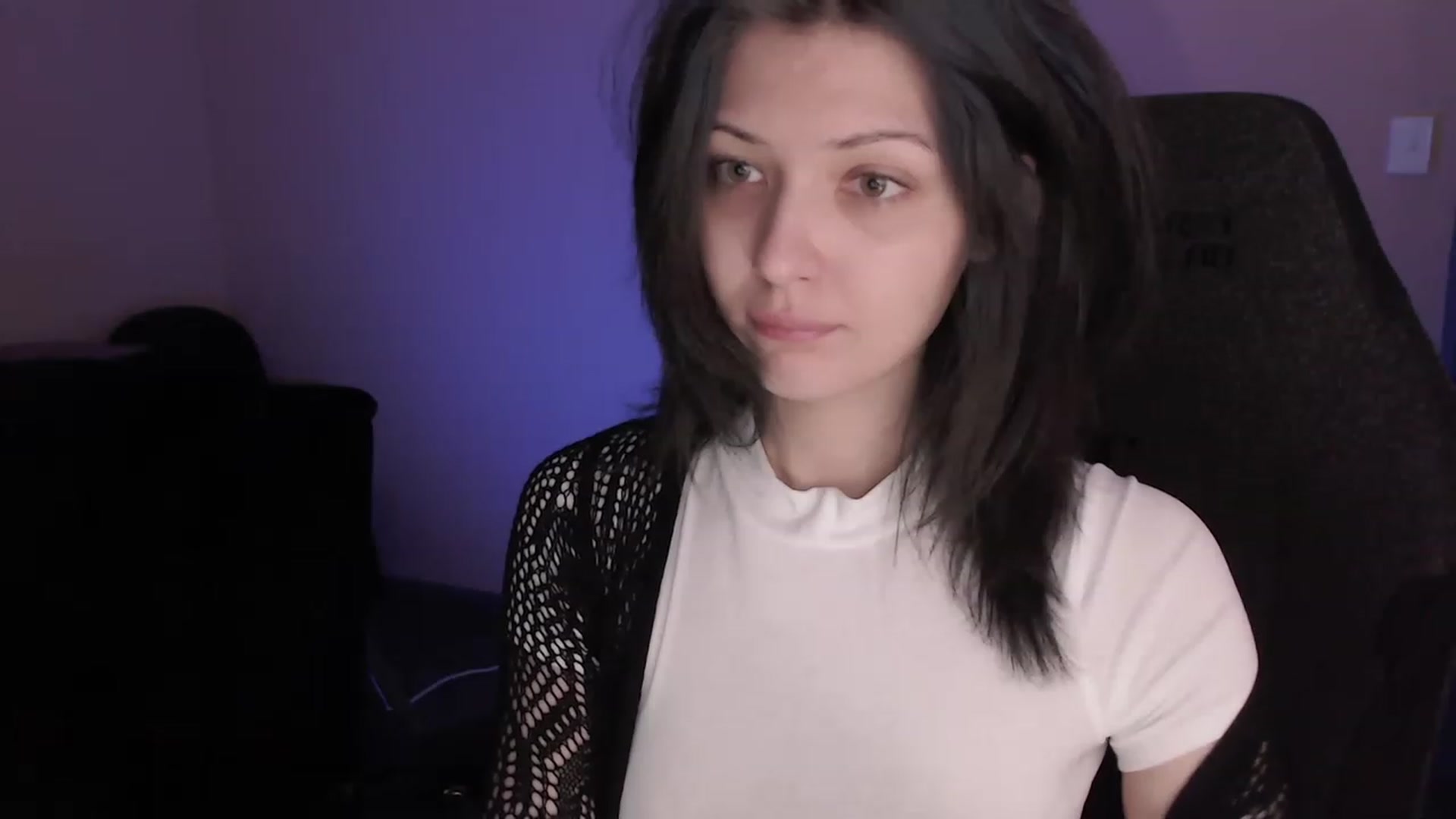 Gallery image thumbnail from RoomToAvoid's myfreecams stream on, 02/23/2023, 23:32 image 6 of 20