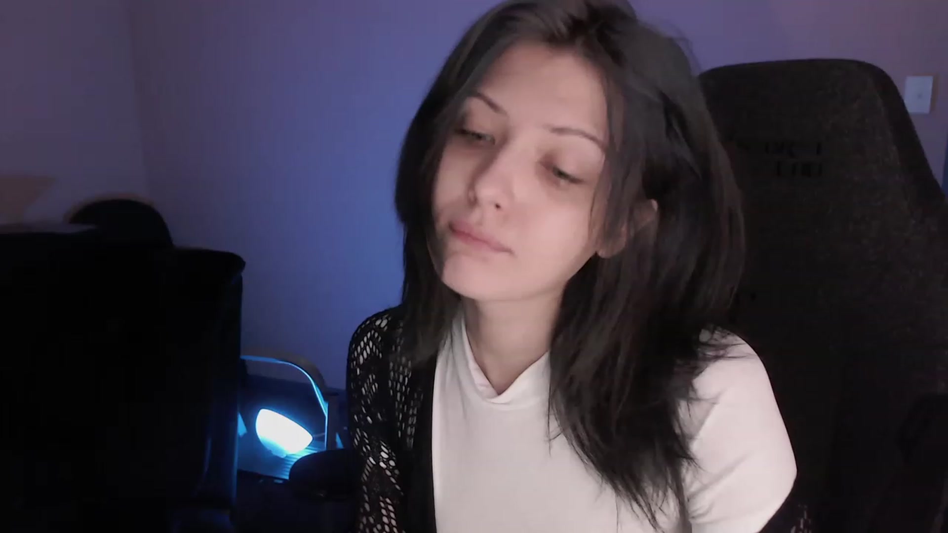 Gallery image thumbnail from RoomToAvoid's myfreecams stream on, 02/23/2023, 23:32 image 2 of 20