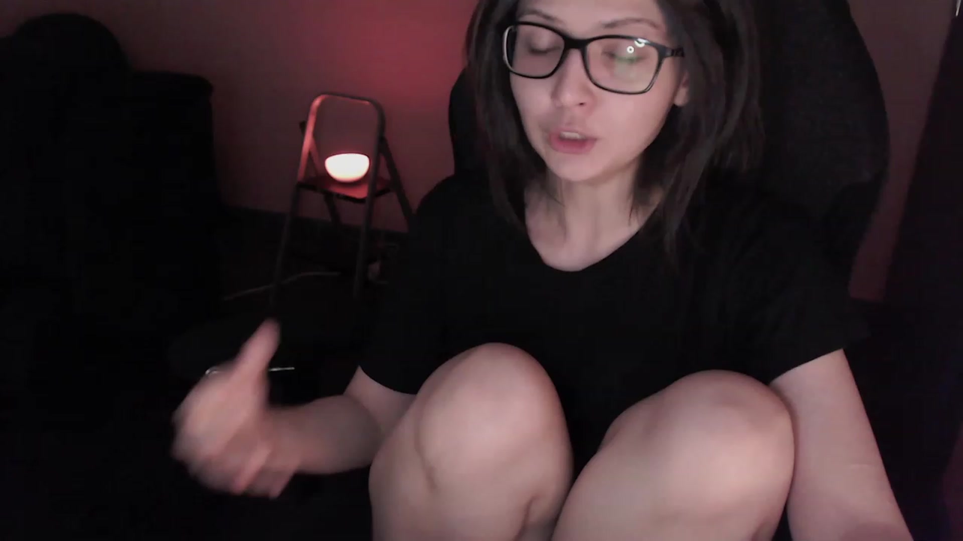 Gallery image thumbnail from RoomToAvoid's myfreecams stream on, 02/25/2023, 05:56 image 6 of 20
