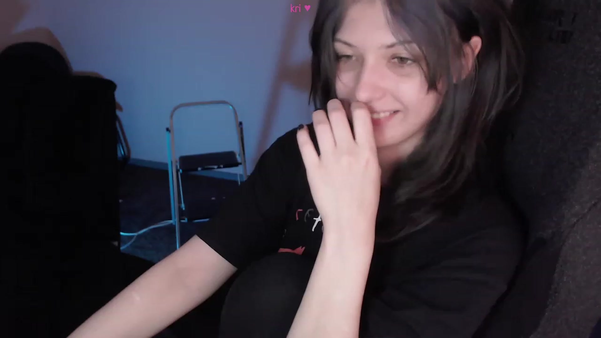 Gallery image thumbnail from RoomToAvoid's myfreecams stream on, 03/02/2023, 03:50 image 16 of 20