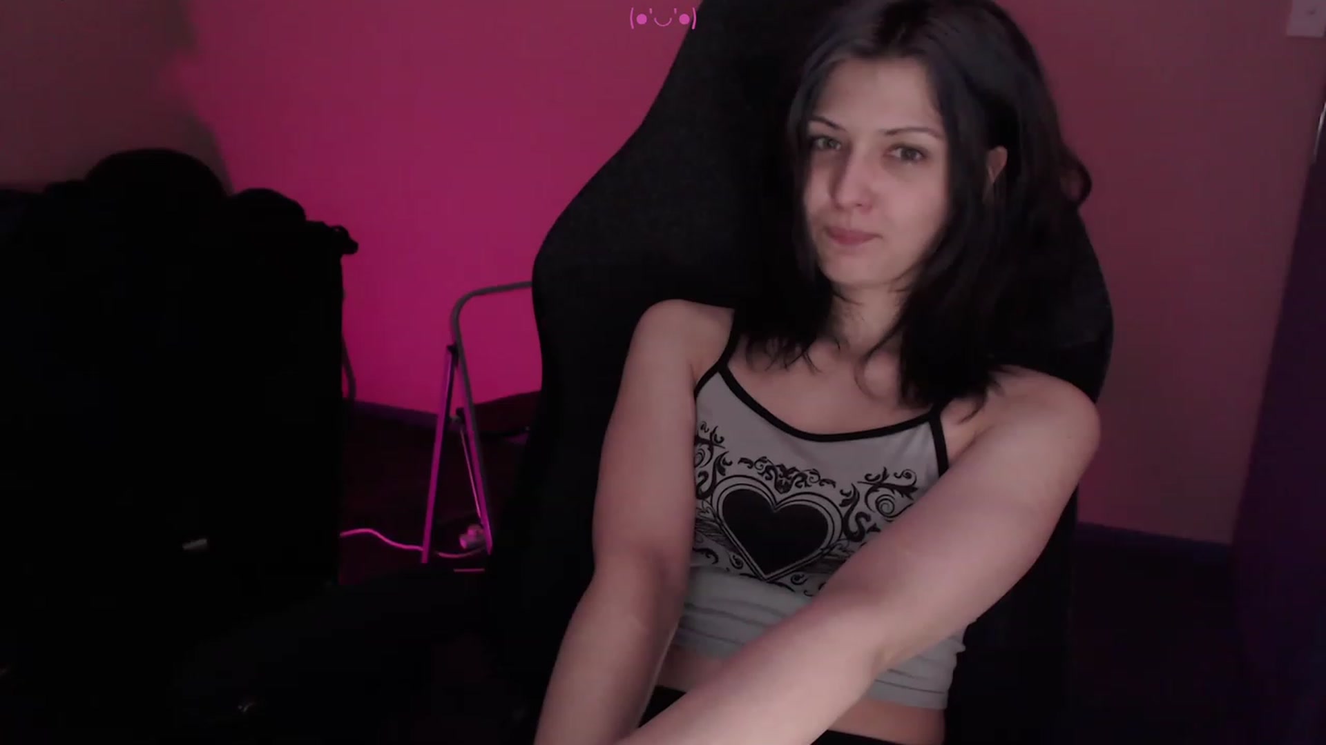 Gallery image thumbnail from RoomToAvoid's myfreecams stream on, 03/04/2023, 06:16 image 5 of 20