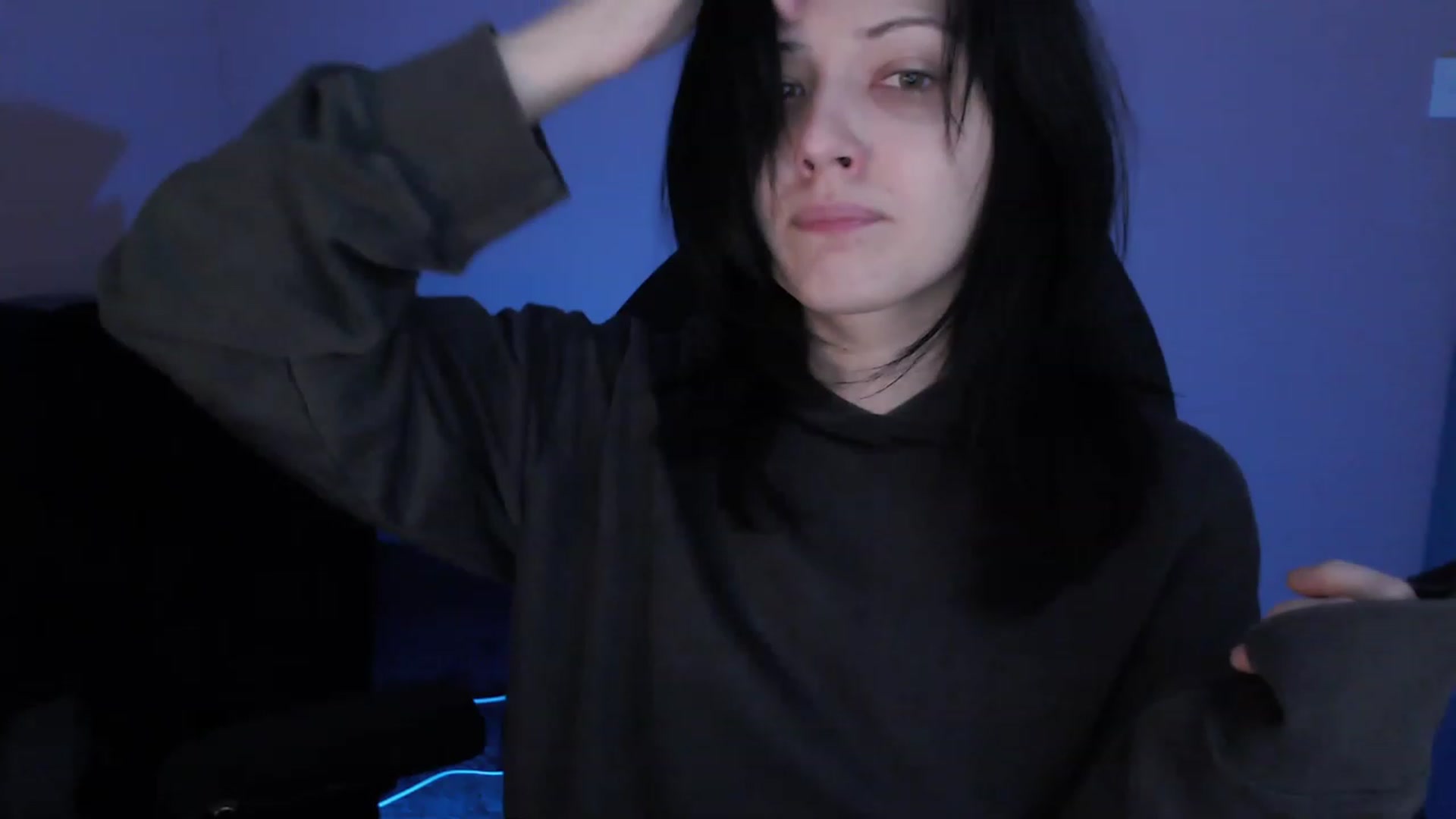 Gallery image thumbnail from RoomToAvoid's myfreecams stream on, 03/10/2023, 02:58 image 1 of 20
