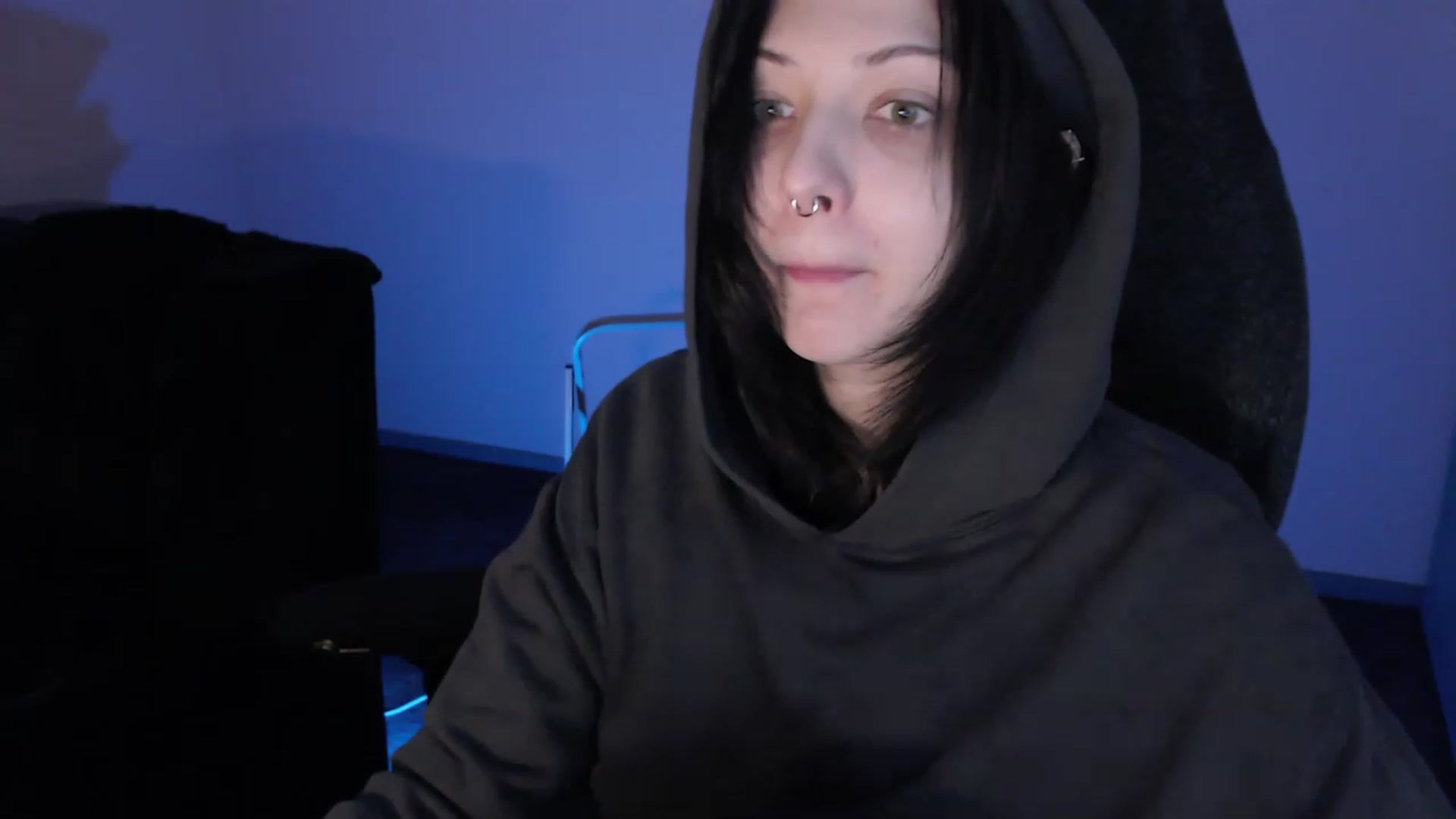 Gallery image thumbnail from RoomToAvoid's myfreecams stream on, 03/10/2023, 02:58 image 5 of 20