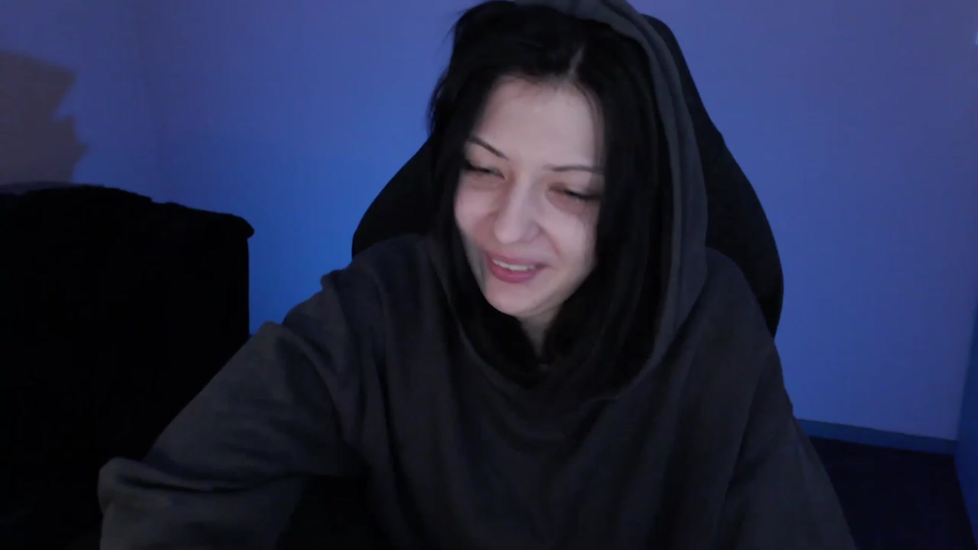 Gallery image thumbnail from RoomToAvoid's myfreecams stream on, 03/10/2023, 02:58 image 3 of 20
