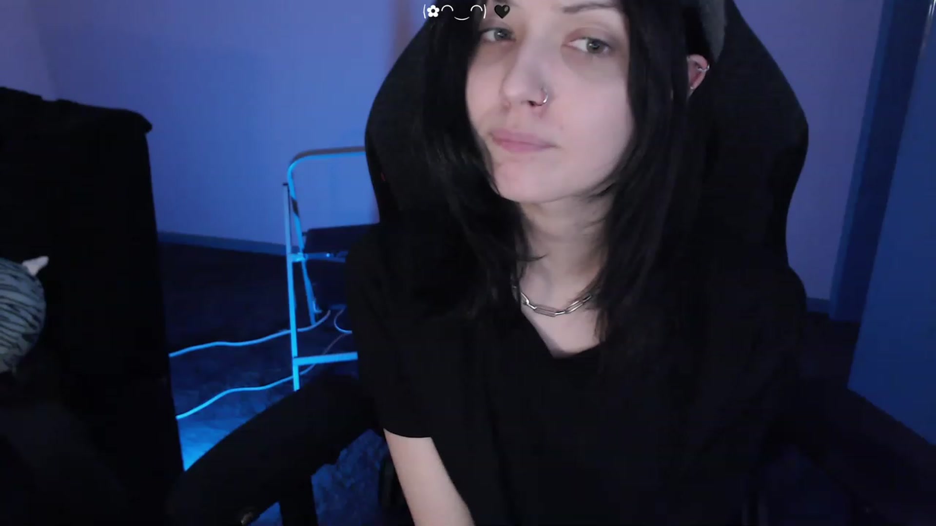 Gallery image thumbnail from RoomToAvoid's myfreecams stream on, 03/10/2023, 07:03 image 5 of 20
