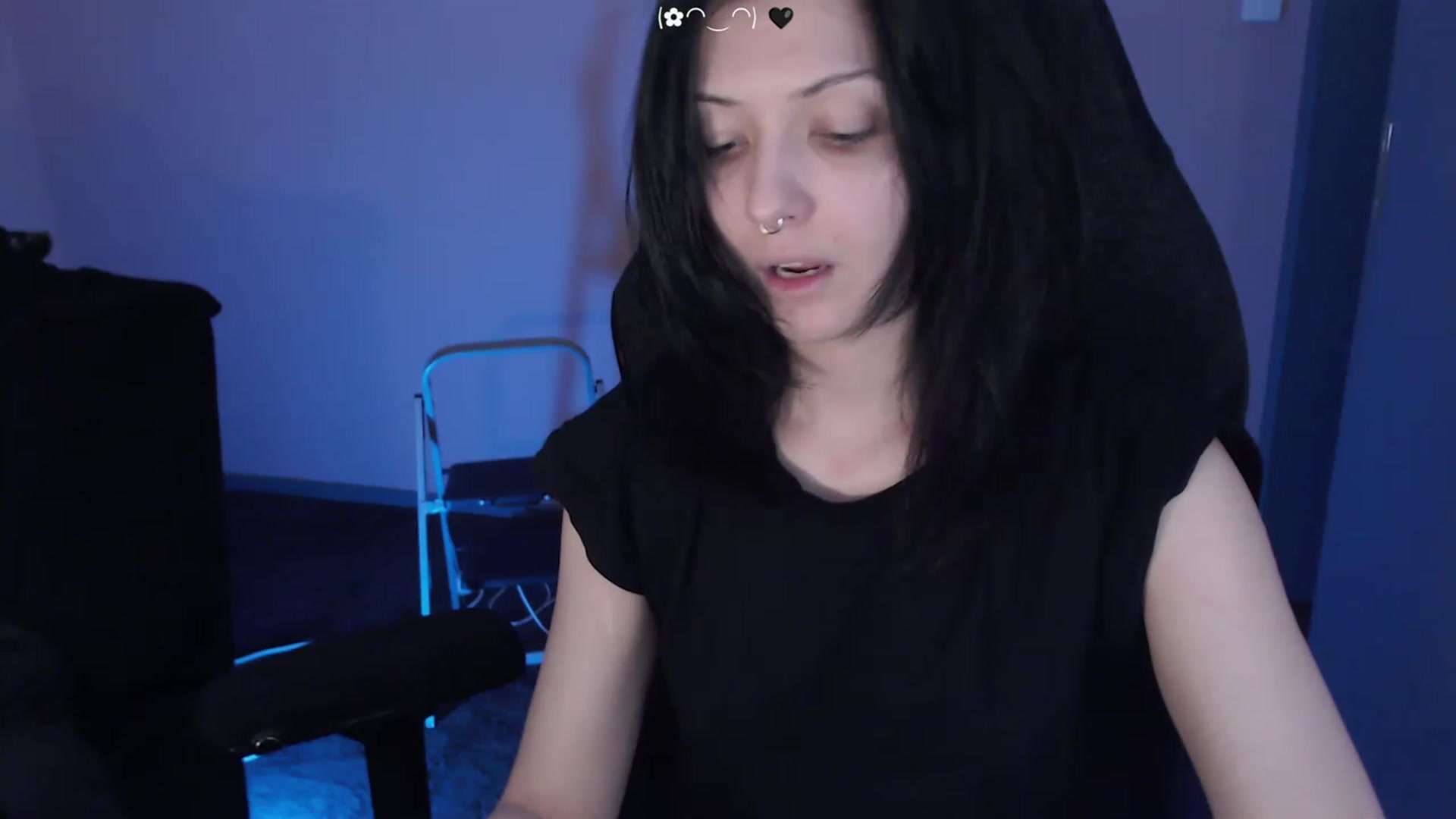 Gallery image thumbnail from RoomToAvoid's myfreecams stream on, 03/10/2023, 07:03 image 19 of 20
