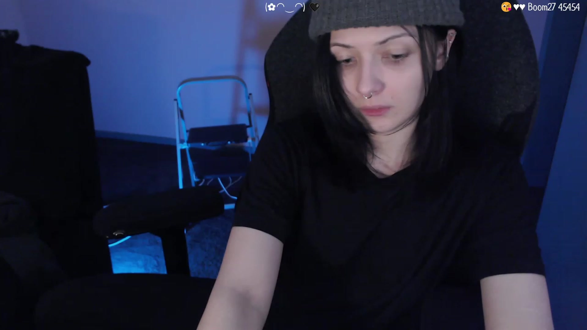 Gallery image thumbnail from RoomToAvoid's myfreecams stream on, 03/10/2023, 07:03 image 20 of 20