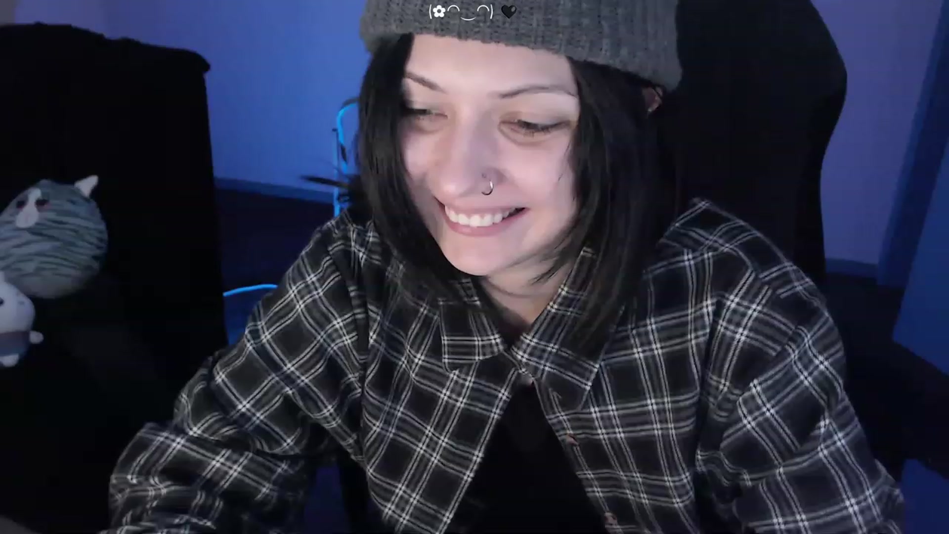 Gallery image thumbnail from RoomToAvoid's myfreecams stream on, 03/10/2023, 07:03 image 6 of 20