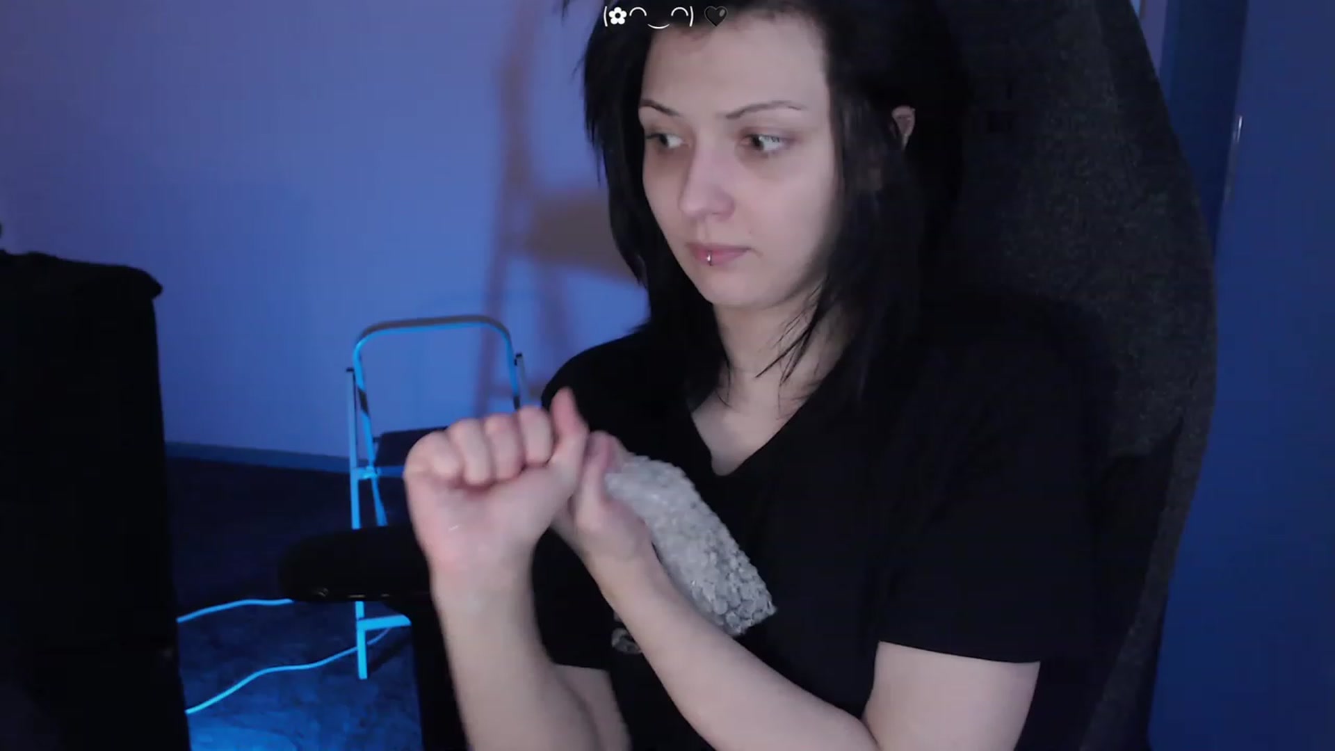 Gallery image thumbnail from RoomToAvoid's myfreecams stream on, 03/10/2023, 07:03 image 14 of 20