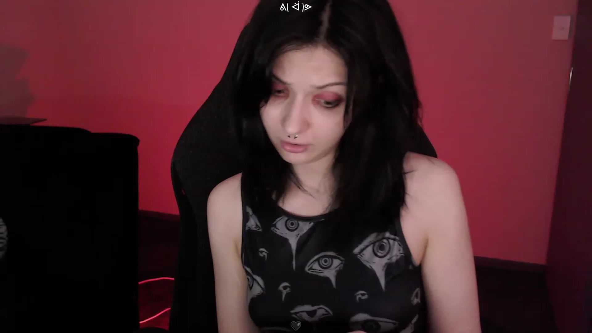 Gallery image thumbnail from RoomToAvoid's myfreecams stream on, 03/11/2023, 03:40 image 14 of 20