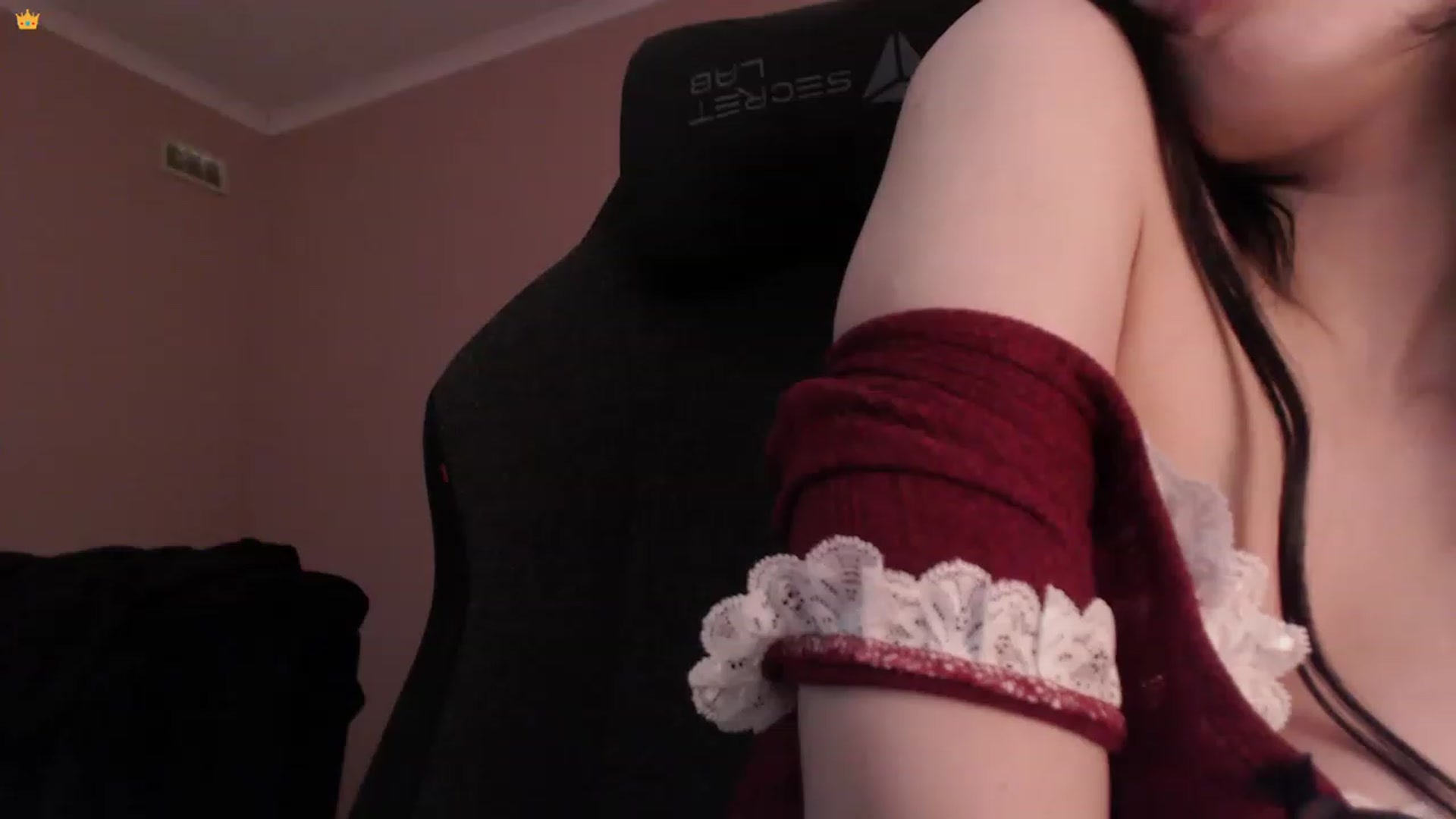 Gallery image thumbnail from RoomToAvoid's myfreecams stream on, 03/14/2023, 05:46 image 16 of 20