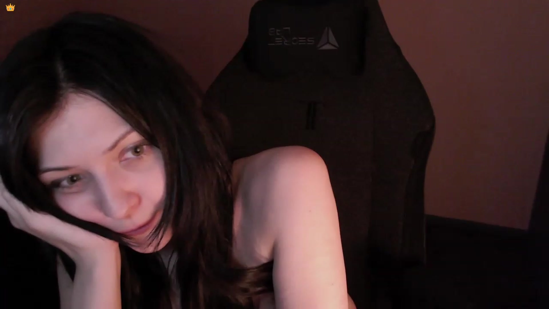 Gallery image thumbnail from RoomToAvoid's myfreecams stream on, 03/14/2023, 07:15 image 16 of 20
