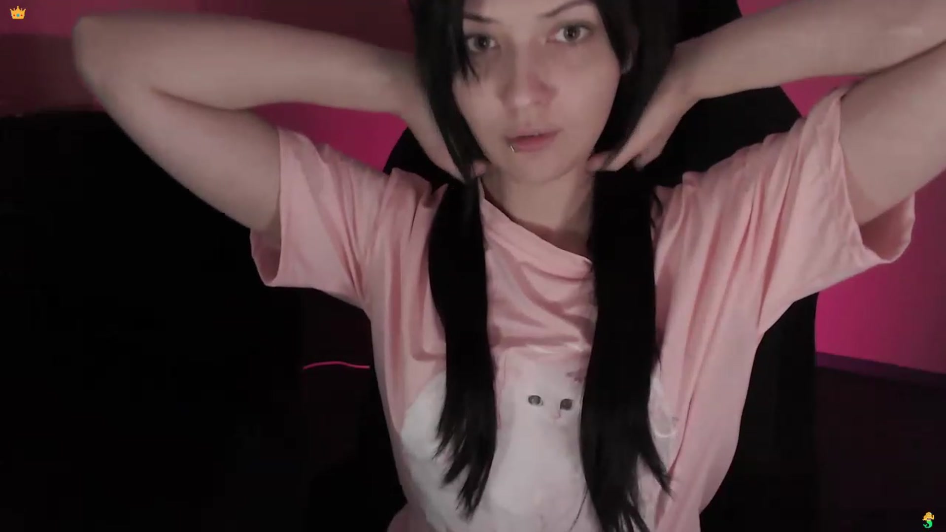 Gallery image thumbnail from RoomToAvoid's myfreecams stream on, 03/15/2023, 24:01 image 10 of 20