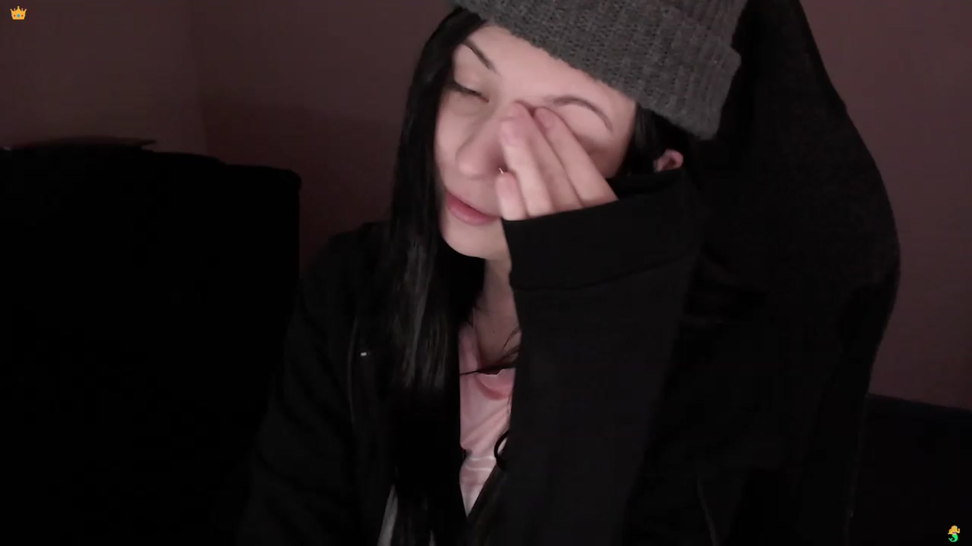 Gallery image thumbnail from RoomToAvoid's myfreecams stream on, 03/15/2023, 24:01 image 1 of 20