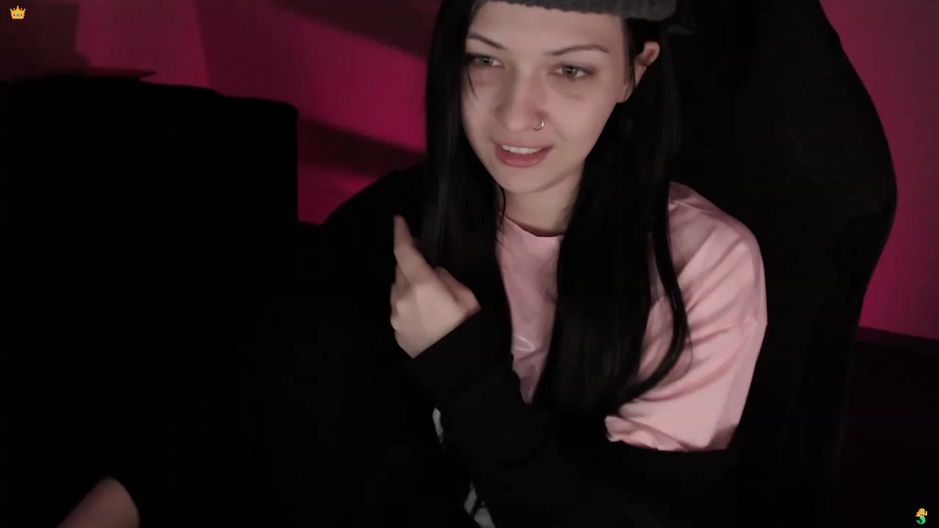 Gallery image thumbnail from RoomToAvoid's myfreecams stream on, 03/15/2023, 24:01 image 3 of 20