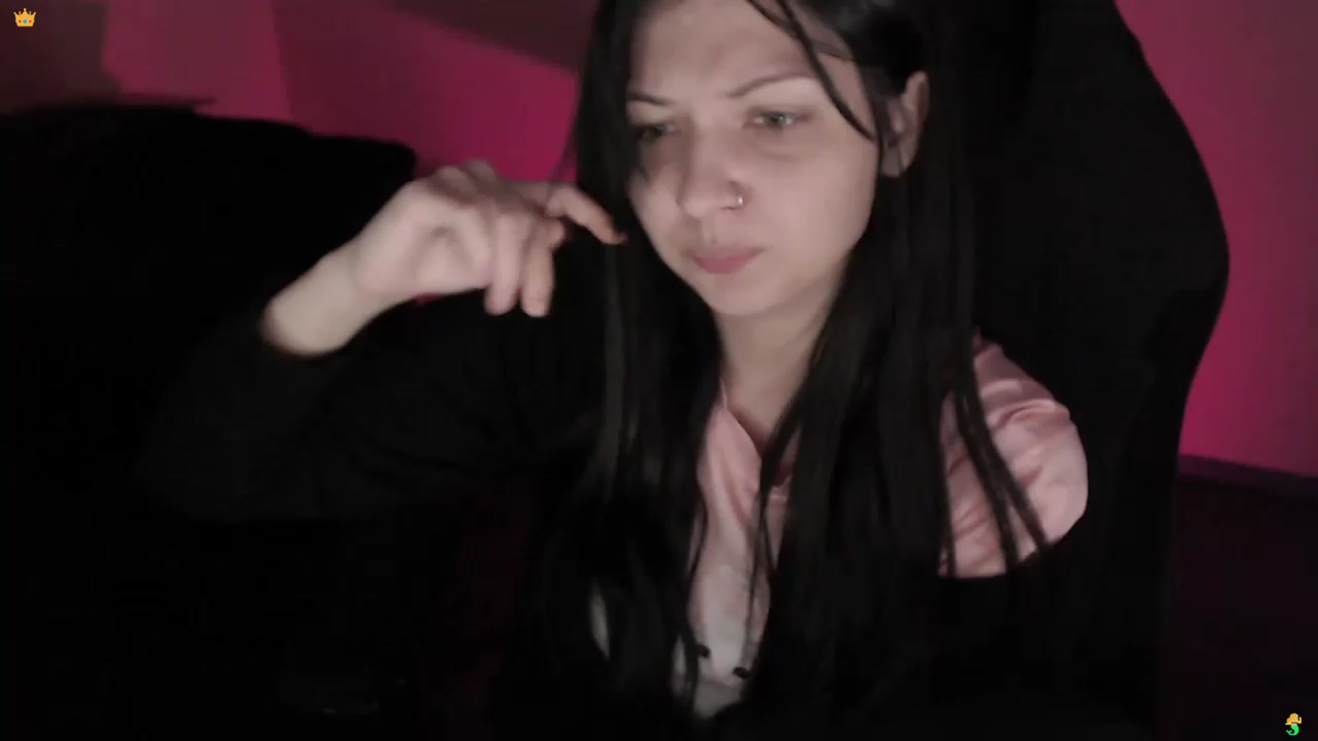 Gallery image thumbnail from RoomToAvoid's myfreecams stream on, 03/15/2023, 04:08 image 2 of 20