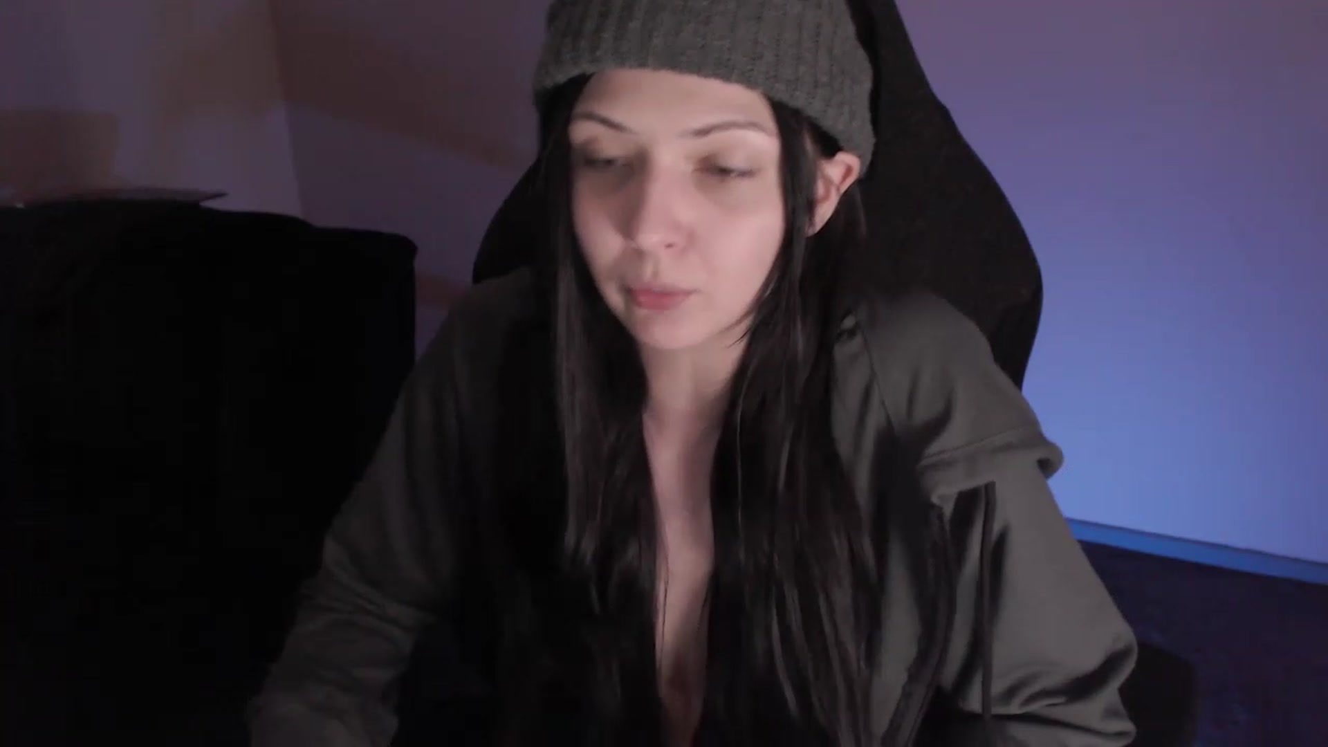 Gallery image thumbnail from RoomToAvoid's myfreecams stream on, 03/15/2023, 04:08 image 19 of 20
