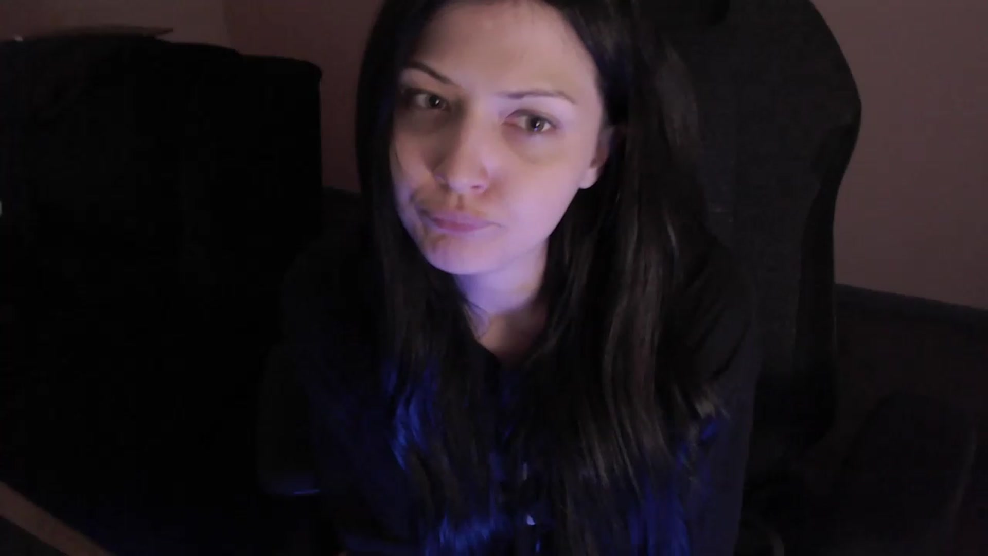 Gallery image thumbnail from RoomToAvoid's myfreecams stream on, 03/15/2023, 06:30 image 10 of 20
