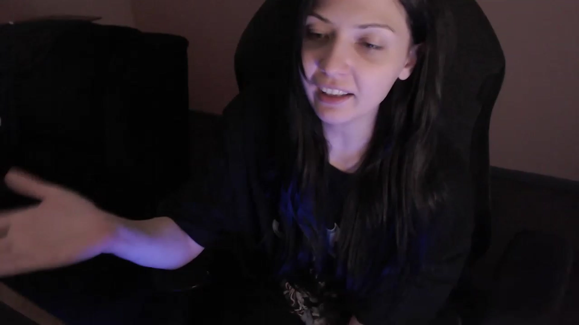 Gallery image thumbnail from RoomToAvoid's myfreecams stream on, 03/15/2023, 06:30 image 6 of 20