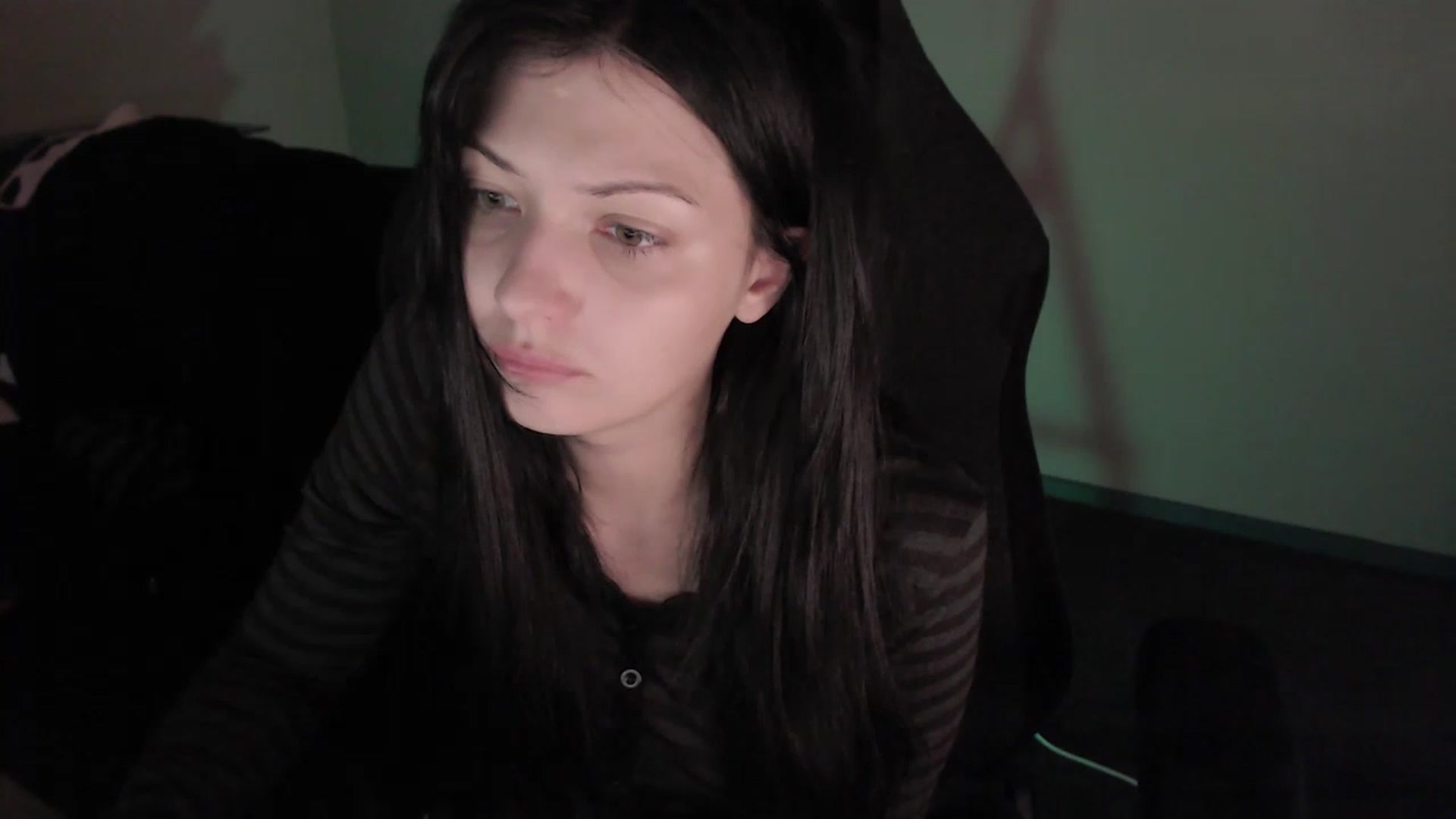 Gallery image thumbnail from RoomToAvoid's myfreecams stream on, 03/16/2023, 02:52 image 3 of 20