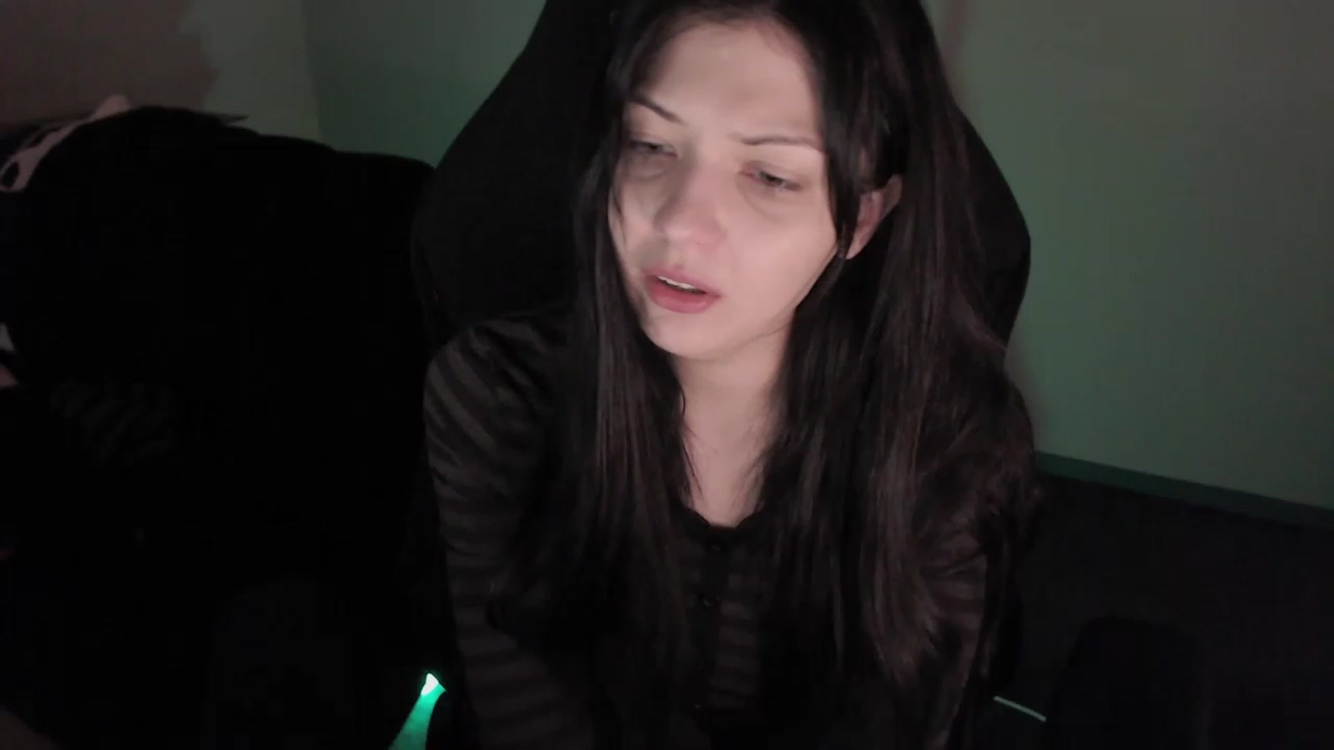 Gallery image thumbnail from RoomToAvoid's myfreecams stream on, 03/16/2023, 02:52 image 1 of 20
