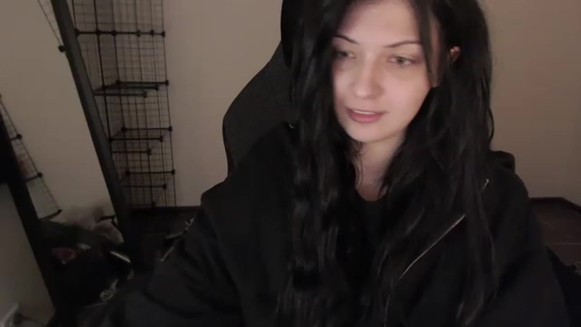 Gallery image thumbnail from RoomToAvoid's myfreecams stream on, 03/21/2023, 24:10 image 11 of 20