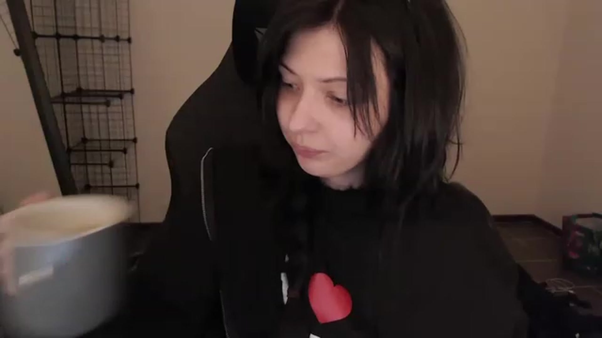 Gallery image thumbnail from RoomToAvoid's myfreecams stream on, 03/21/2023, 24:10 image 6 of 20