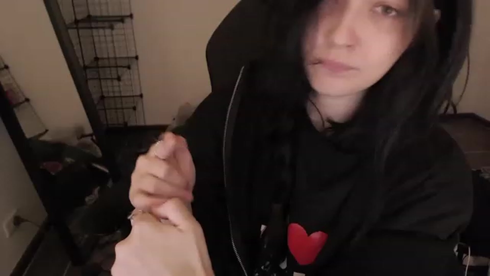 Gallery image thumbnail from RoomToAvoid's myfreecams stream on, 03/21/2023, 24:10 image 3 of 20