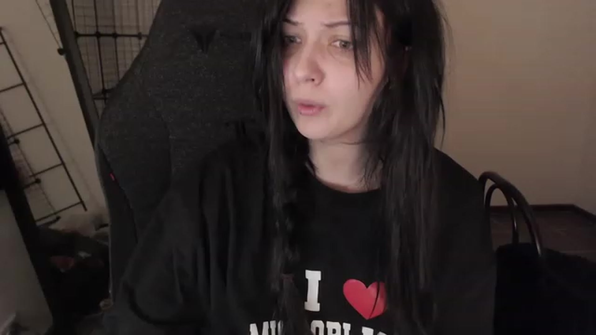 Gallery image thumbnail from RoomToAvoid's myfreecams stream on, 03/21/2023, 24:10 image 20 of 20