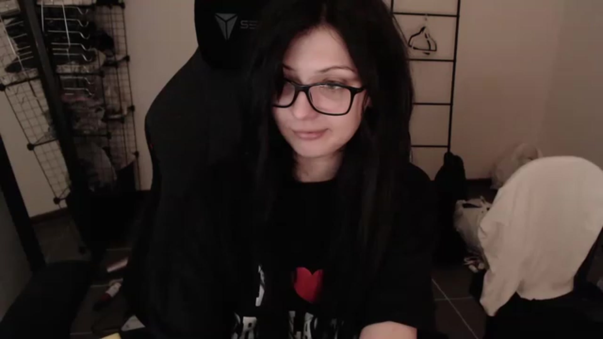 Gallery image thumbnail from RoomToAvoid's myfreecams stream on, 03/21/2023, 04:15 image 13 of 20
