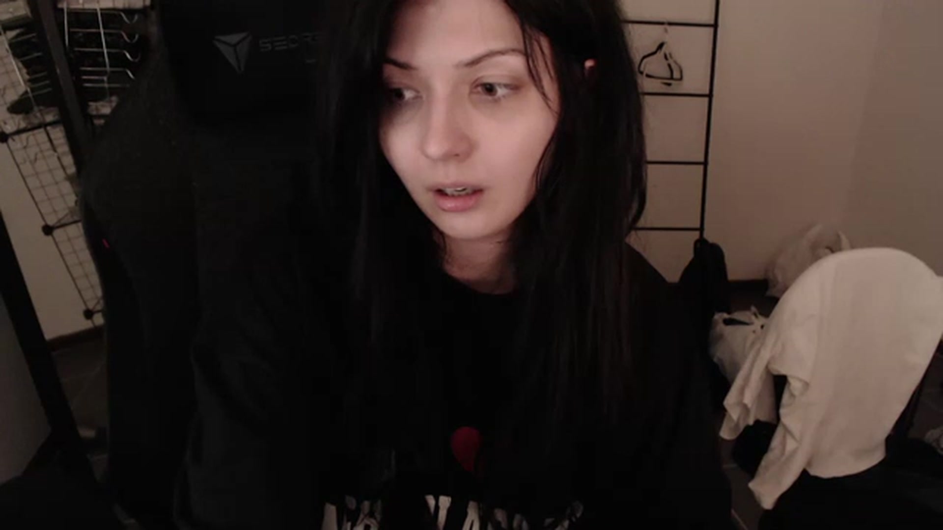 Gallery image thumbnail from RoomToAvoid's myfreecams stream on, 03/21/2023, 04:15 image 15 of 20