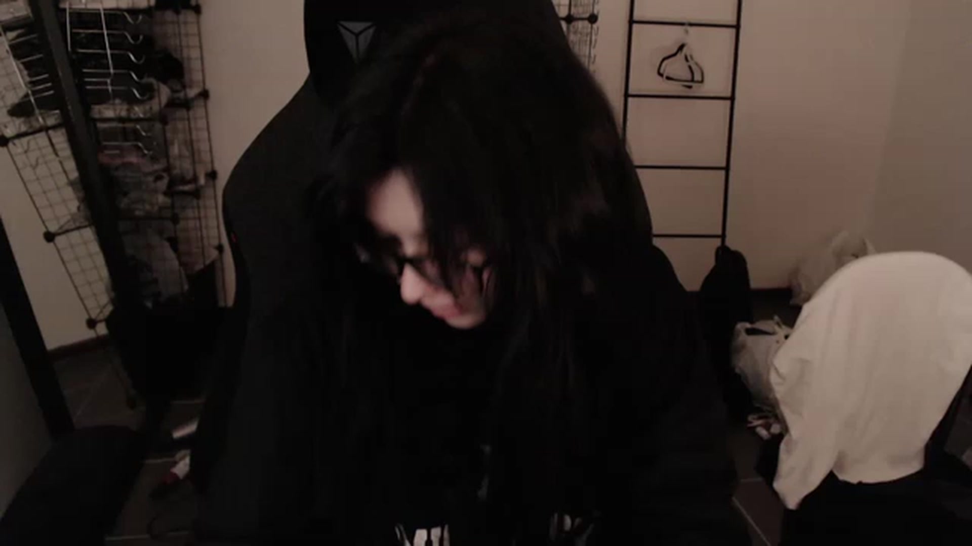 Gallery image thumbnail from RoomToAvoid's myfreecams stream on, 03/21/2023, 04:15 image 12 of 20