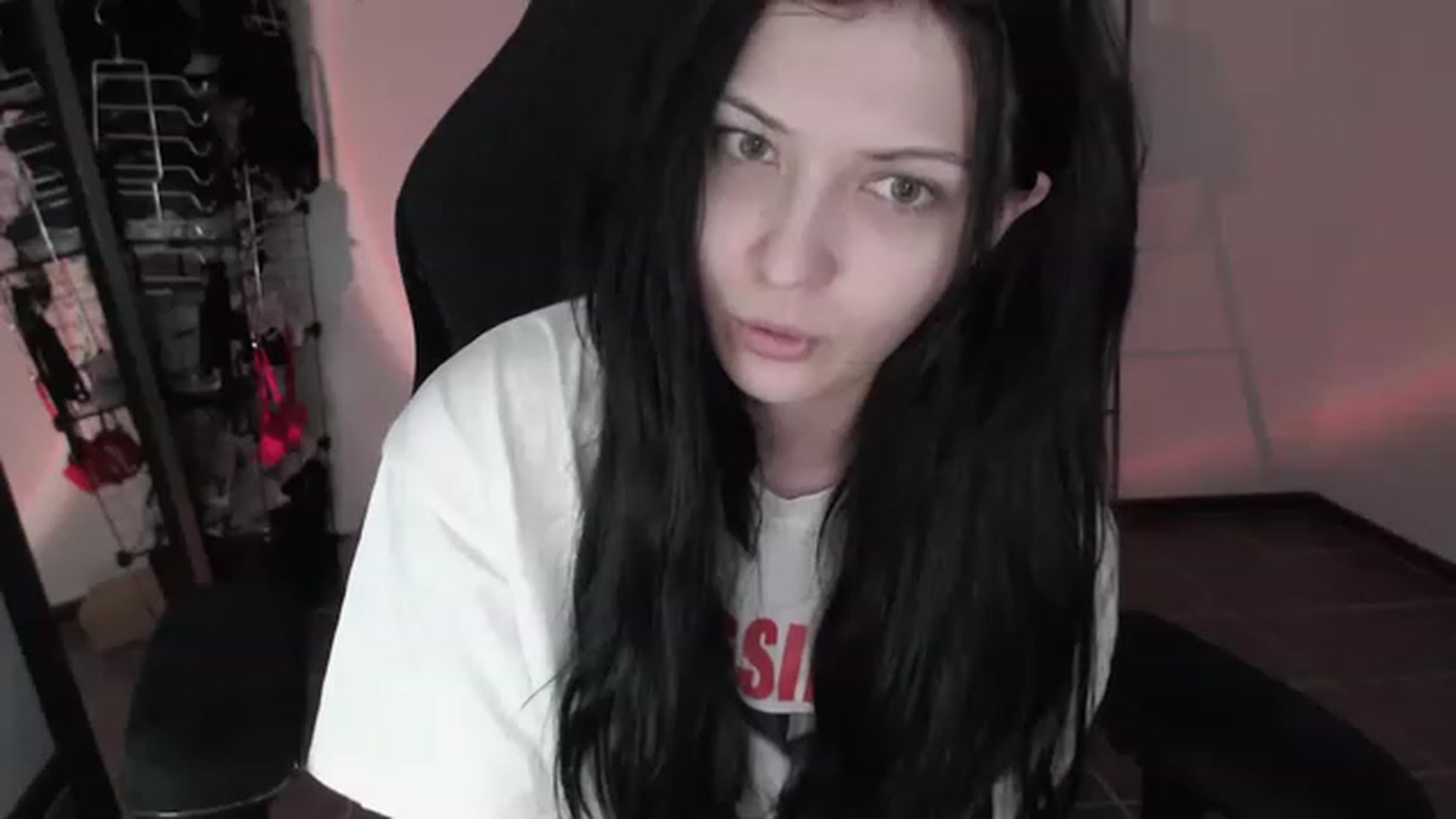 Gallery image thumbnail from RoomToAvoid's myfreecams stream on, 03/23/2023, 05:08 image 16 of 20