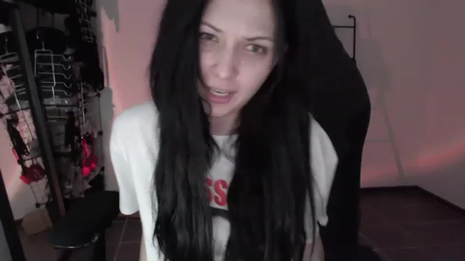 Gallery image thumbnail from RoomToAvoid's myfreecams stream on, 03/23/2023, 05:08 image 18 of 20