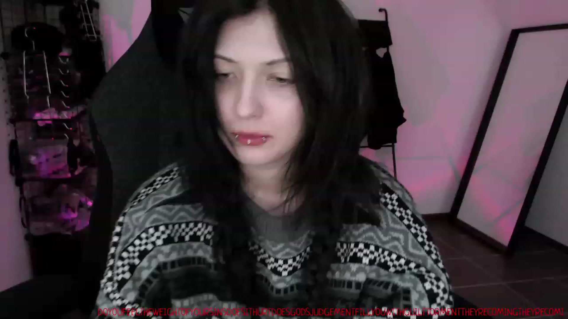 Gallery image thumbnail from RoomToAvoid's myfreecams stream on, 03/25/2023, 04:02 image 9 of 20