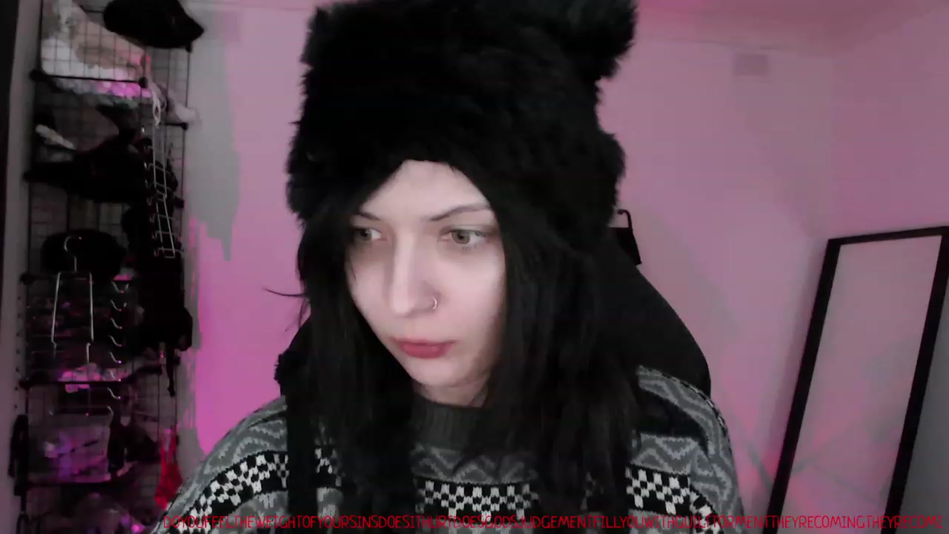 Gallery image thumbnail from RoomToAvoid's myfreecams stream on, 03/25/2023, 04:02 image 14 of 20