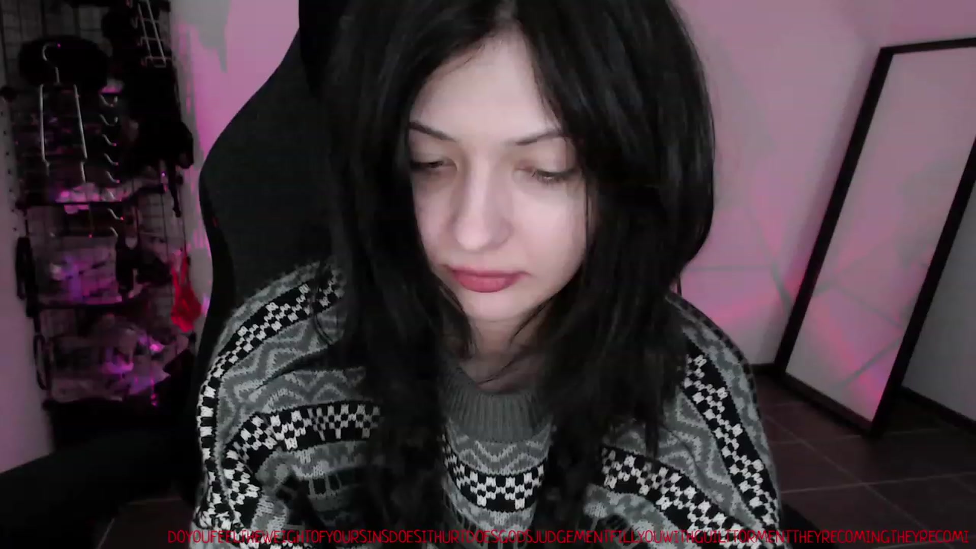 Gallery image thumbnail from RoomToAvoid's myfreecams stream on, 03/25/2023, 04:02 image 10 of 20